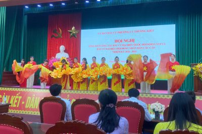 Giáo viên trường MN Thanh Sơn tham gia văn nghệ chào mừng Hội nghị Tổng kết công tác bầu cử Đại biểu Quốc hội khóa XVI và Đại biểu hội đồng nhân dân các cấp nhiệm kỳ 2026 -2031